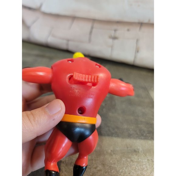McDonald's superhero Mr Incredible Pixar Disney toy - Picture 5 of 5